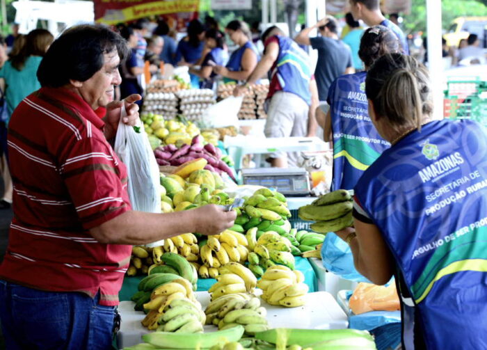 Feira de Produtos Regionais da ADS em Rio Preto da Eva retorna após o Carnaval