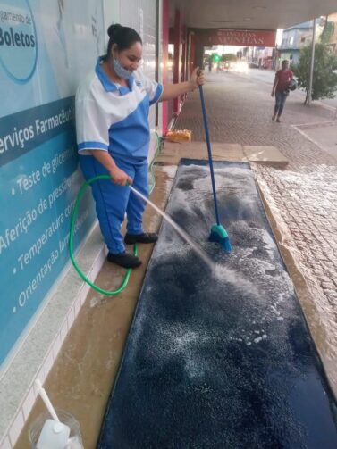 Conheça a trajetória da auxiliar de limpeza Elizângela Oliveira, moradora de Ji-Paraná