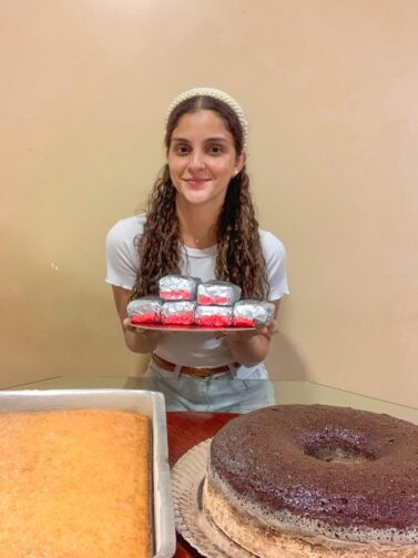 Paixão por doces: conheça Raiza França, empreendedora de bolos em Manaquiri