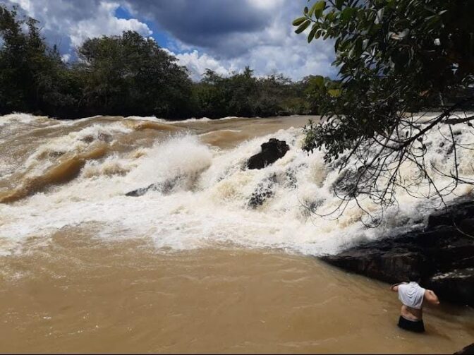 Conheça a Cachoeira do Amana em Maués