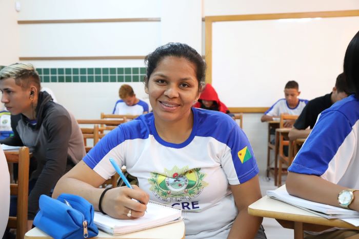 Educação abre processo de seleção para alfabetizadores voluntários; Cruzeiro do Sul disponibiliza vagas