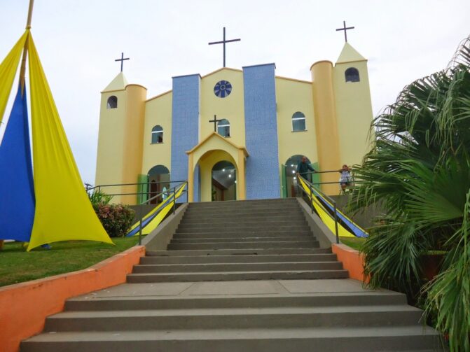 Igreja de Santo Afonso: um espaço de fé e acolhimento religioso em Coari