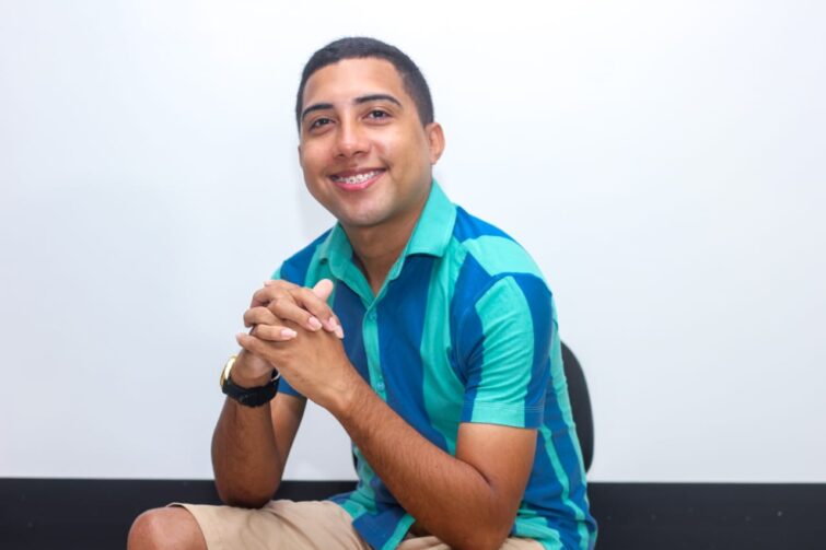 Conheça a trajetória do cantor, Marcos Rodrigo, reconhecido em Codajás
