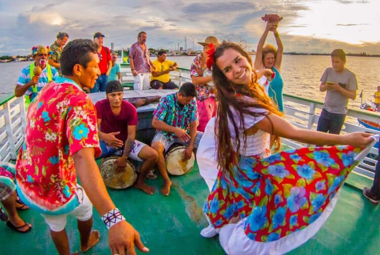 Maués e sua riqueza cultural através da dança e tradição