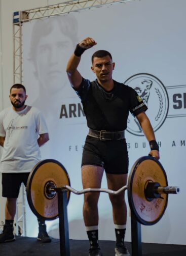 Jovem de Iranduba se destaca no Powerlifting e conquista vitórias no Arnold Classic South América 2024