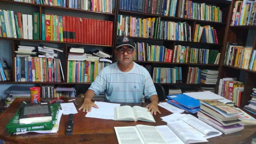 Conheça a trajetória de Luiz Ernane, professor dedicado em Maués