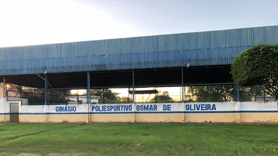 Ginásio Poliesportivo Osmar de Oliveira: centro de competições municipais e prática esportiva em Careiro