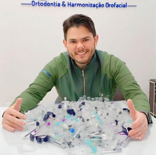 Conheça o trabalho do dentista Júlio Paulo Neto, especialista em harmonização orofacial em Cruzeiro do Sul