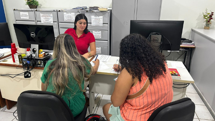 Programa oferta vagas para mulheres no curso de masseira, em Cruzeiro do Sul