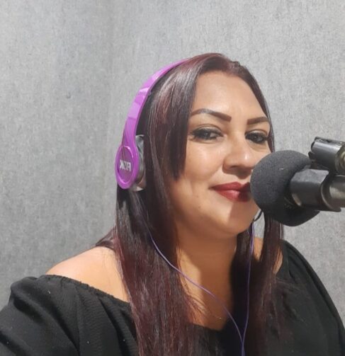 Luciene Fernandes: a voz que celebra o amor em Itacoatiara