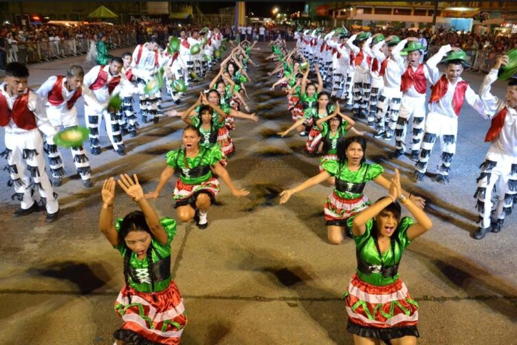 Abertura do 57º Festival Folclórico de Parintins com Quadrilhas, Danças e Bois Mirins
