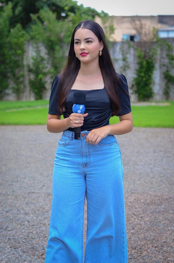 Amanda Rangel Conheça a jornada de Amanda Souza Rangel, repórter em Ariquemes