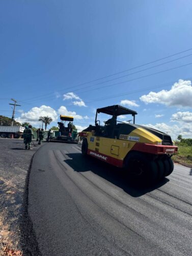 Obras de pavimentação e ampliação da Estrada da Bela Vista são retomadas em Manacapuru