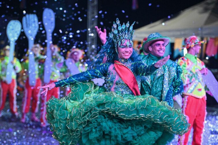 Desfile das Campeãs faz quadrilhas brilharem na última noite do Arraial Cultural