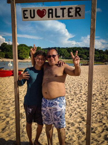 Conheça a história de Douglas Souza e seu pai, proprietários do Guaraná do DG em Rorainópolis