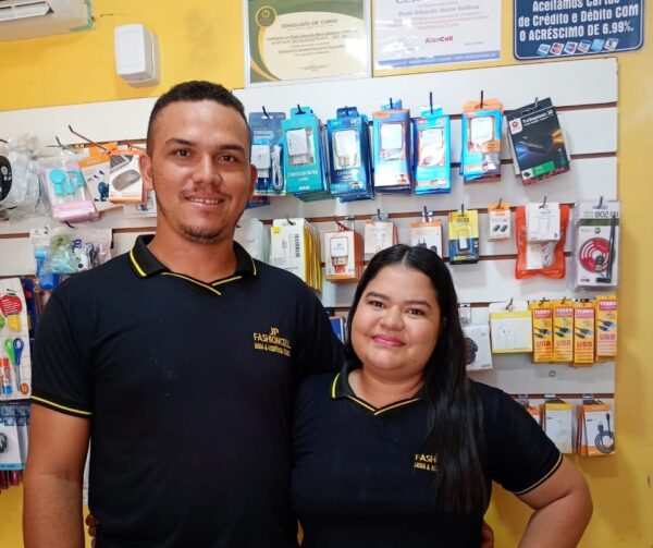 Casal empreendedor de Codajás supera desafios ao abrir loja de moda & assistência técnica em Codajás