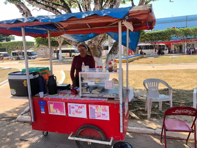 Conheça Antônia Carneiro, empreendedora do ramo da culinária em Careiro