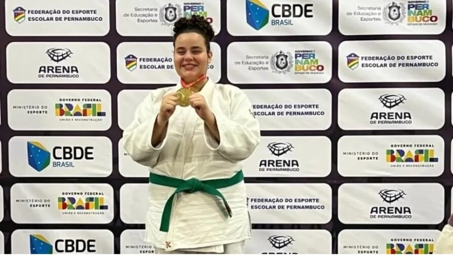 Judoca Ana Karolina Ribeiro, natural de Ji-Paraná, conquista título de campeã brasileira estudantil sub-15