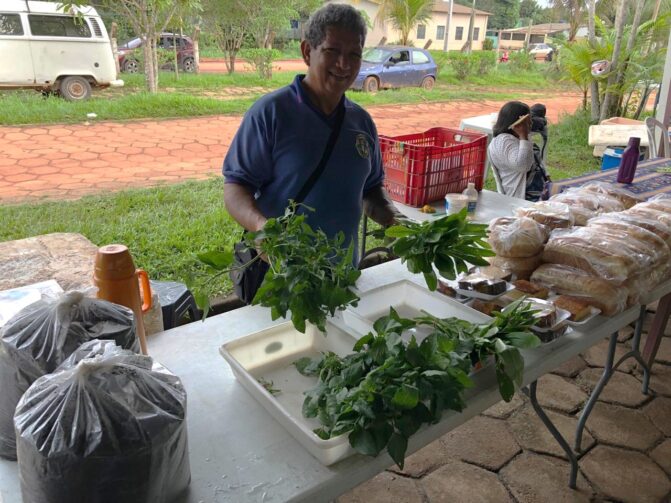 Conheça a trajetória de Ecias de Oliveira da Silva, agricultor na Feira da Agricultura familiar do Careiro