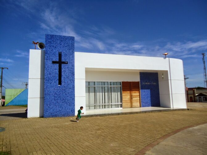 Igreja Menino Deus: espaço de fé e comunidade em Coari