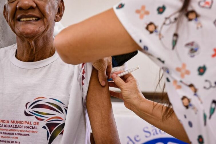 No Acre, vacinação contra influenza é prorrogada até janeiro; medida visa ampliar alcance de imunização no Estado