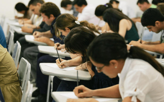 Alunos da rede pública terão transporte gratuito para o Enem, em Cruzeiro do Sul