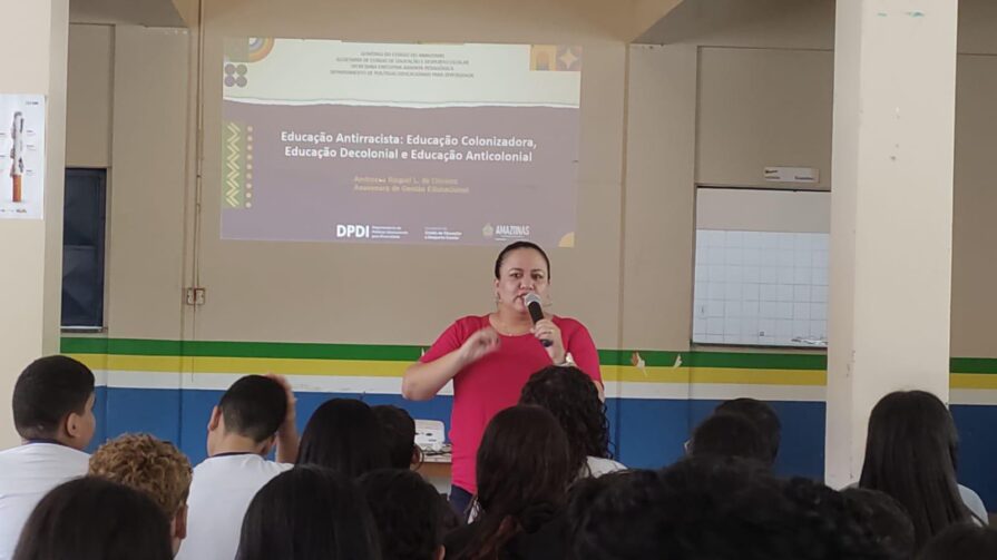 Conheça a trajetória profissional de Andressa Raquel, educadora nascida em Cruzeiro do Sul