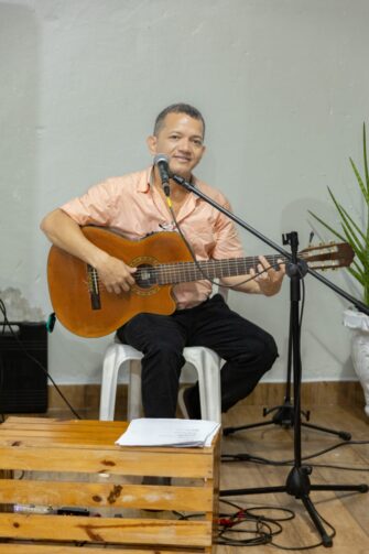 Conheça a trajetória de José Montevan Cruz, músico em Autazes