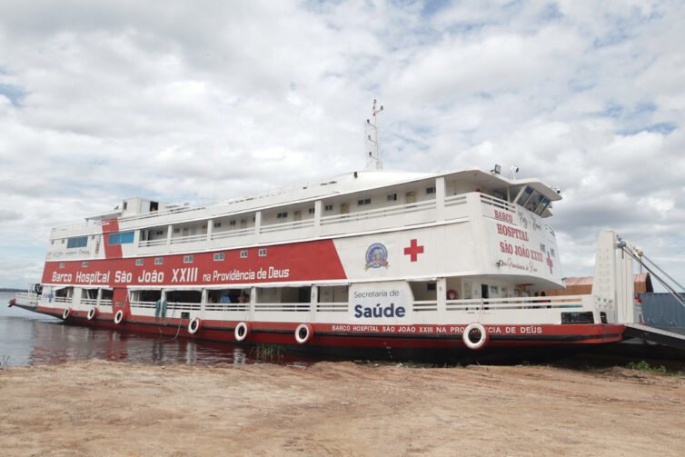 Codajás recebe a 6ª expedição de saúde do Barco Hospital São João