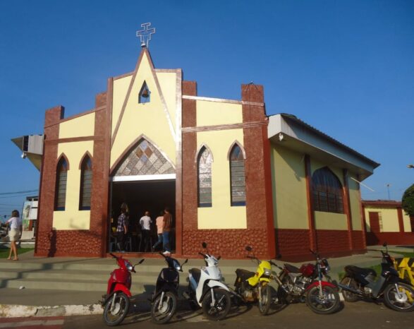 Igreja São Francisco de Assis em Coari