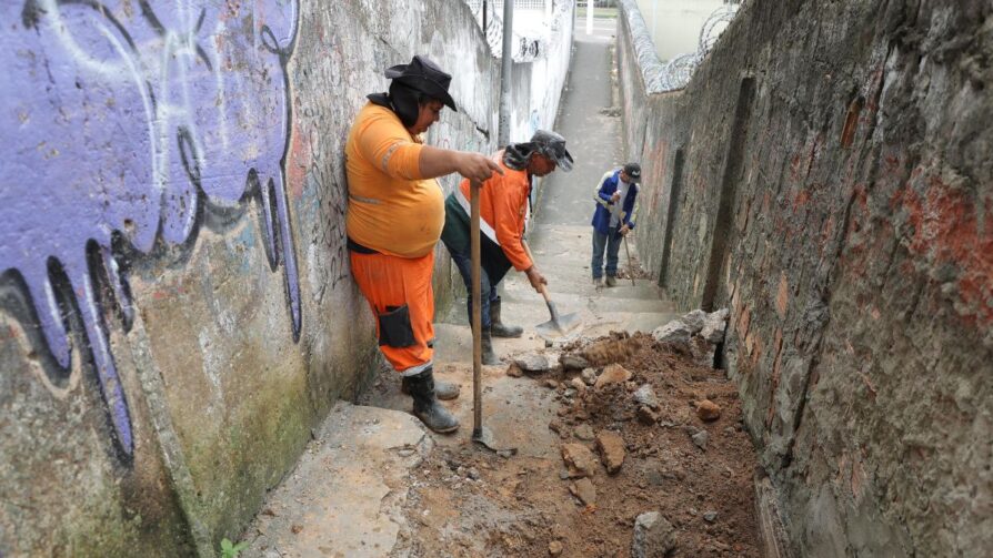 Revitalização de escadaria no Japiim melhora acesso e segurança para moradores