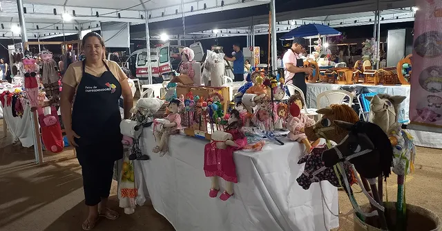 Maria Janete transforma EVA em arte e ganha espaço em eventos de Ariquemes