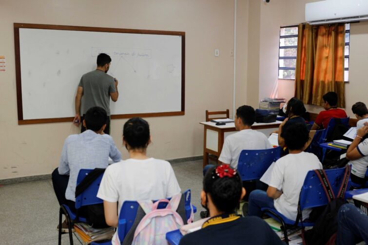 Educação convoca mais candidatos do PSS para o interior e áreas indígenas do AM; veja lista de aprovados