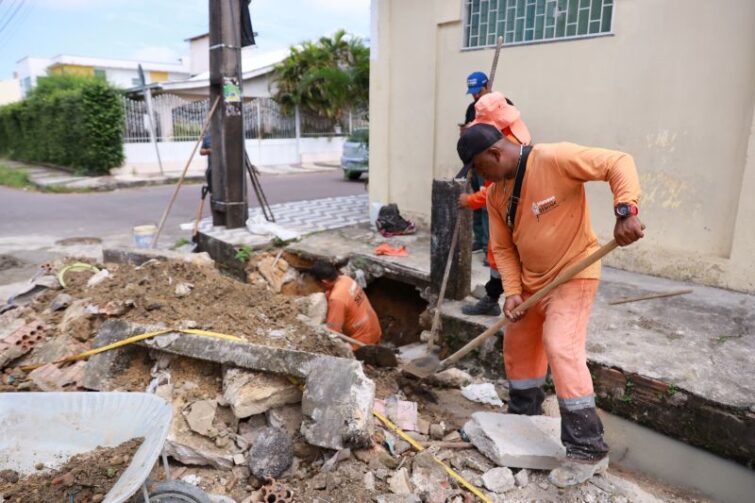 Caixa coletora é reconstruída no bairro Alvorada, em Manaus