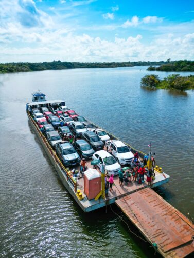 Balsa Jeany Saron facilita travessia entre Manaquiri e Bela Vista com horários regulares