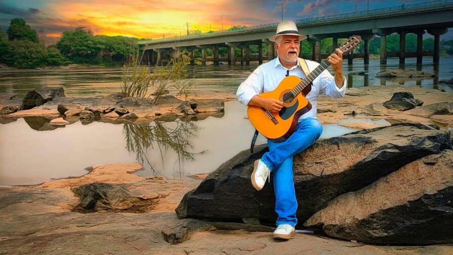 Gildásio Santos lança 'Maria Fumaça' e conta trajetória na música em Ji-Paraná