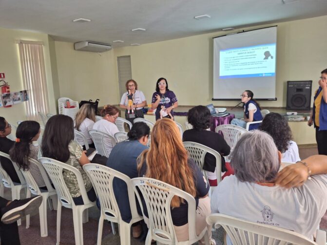Profissionais de saúde realizam treinamento para reforço no diagnóstico precoce da hanseníase no bairro Cidade Nova