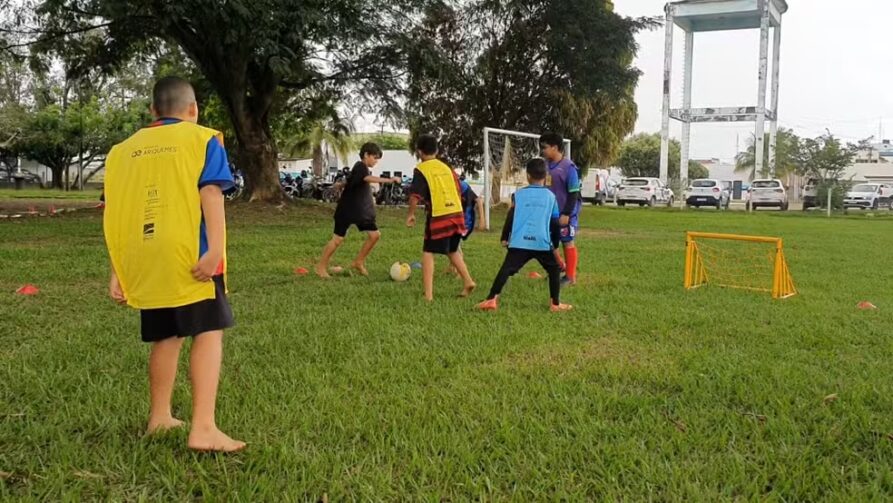 Projeto social em Ariquemes une futebol, educação e inclusão para crianças e adolescentes