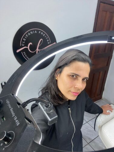 Beleza com propósito: a trajetória de Cleifania Freitas no atendimento feminino e compromisso com a autoestima