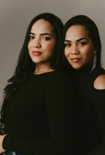 Duas irmãs e um sonho em comum: a história de Karol e Kaline Laia no universo da beleza
