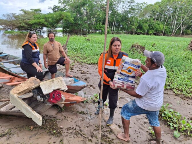 Cheia dos rios já atinge mais de 420 mil pessoas no Amazonas