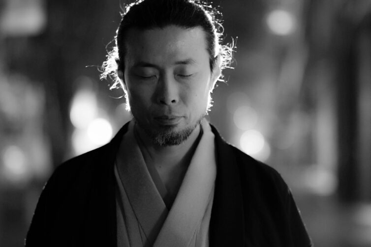 Kamari Maeda se apresenta no 'esquenta' do Jungle Matsuri 2025 no Shopping Ponta Negra