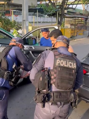 Policiais realizam manobra para salvar bebê que estava engasgada no bairro Cidade Nova