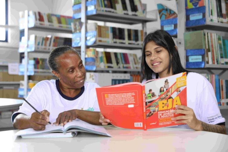 Amazonas abre matrículas para a Educação de Jovens e Adultos em 2025