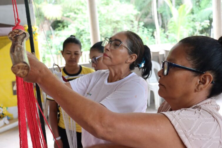 Projeto 'Vitrine de Saberes Artesanais' promove empreendedorismo feminino em Parintins