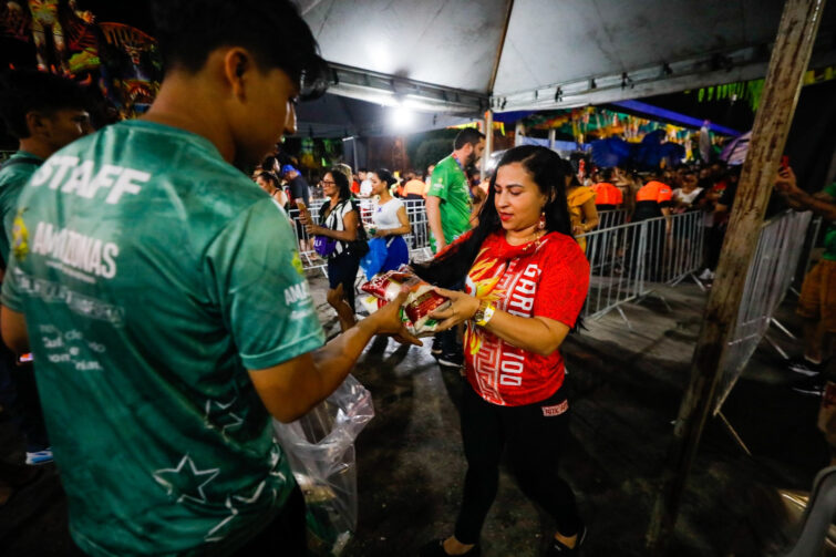 Festival de Parintins 2025 registra recorde de público, com mais de 120 mil visitantes