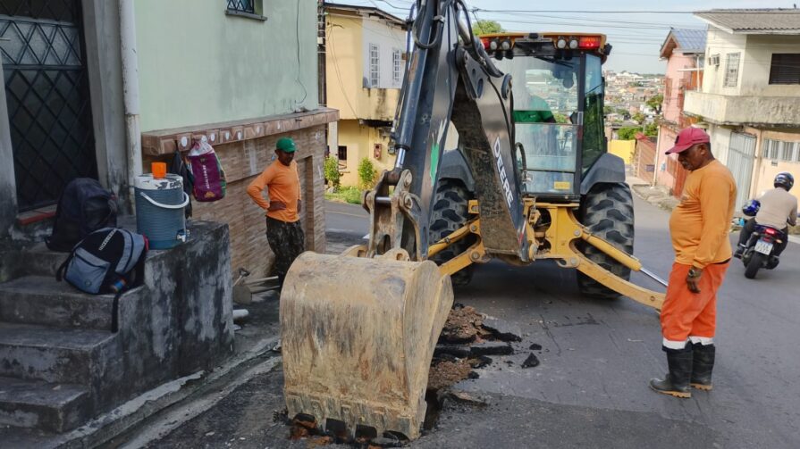 Obras de manutenção em redes de drenagem são intensificadas no bairro Alvorada