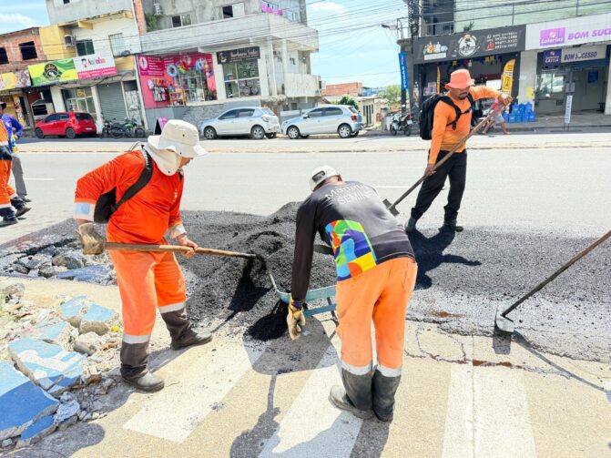 Obras de manutenção asfáltica avançam na avenida 7 de Maio, no Santa Etelvina