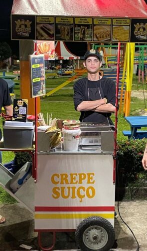 Matheus da Silva aposta nos crepes como oportunidade, em Itacoatiara