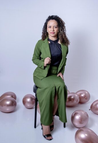 Ana Silva transforma paixão por crochê em sapatinhos para bebês em Ji-Paraná